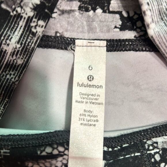 Lululemon cropped leggings size 6 - Picture 6 of 10